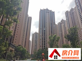 简阳万峰城A区依云谷小区怎么样，简阳万峰城A区依云谷值不值得买，简阳万峰城A区依云谷小区详细介绍